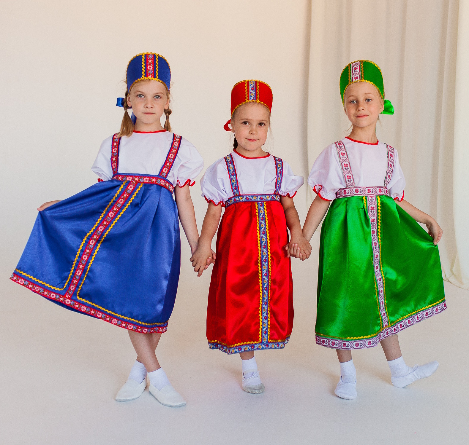 картинка Детский Русский народный костюм (девочка) (сарафан, рубашка, кокошник), МВ от магазина ДетсадЯр